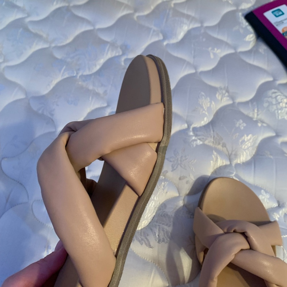 Sandles - Picture 6 of 8